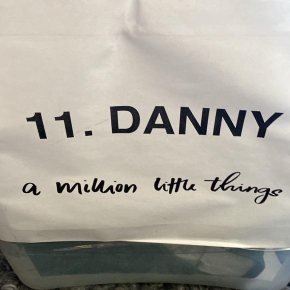 Orange wool beret with cute badge - Picture 5 of 5